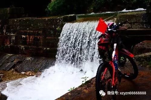 逃出华丽的房子